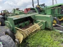 John Deere 336 Baler