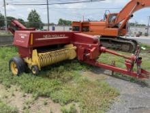 New Holland 326 Baler