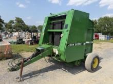 John Deere 335 Round Baler