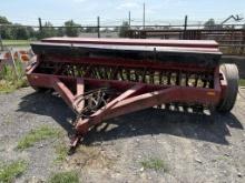 International 5100 Grain Drill