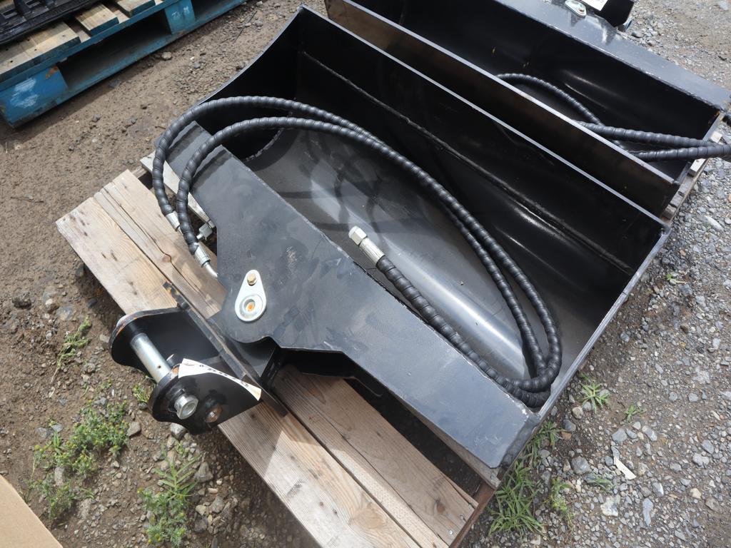 TPM 32" Hydraulic Tilt Bucket