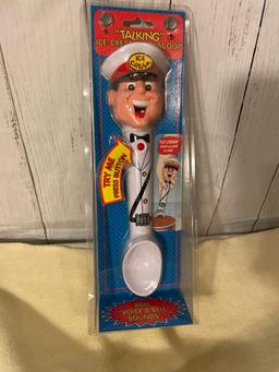 "Talking" Ice Cream Man Scoop