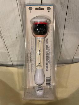"Talking" Ice Cream Man Scoop