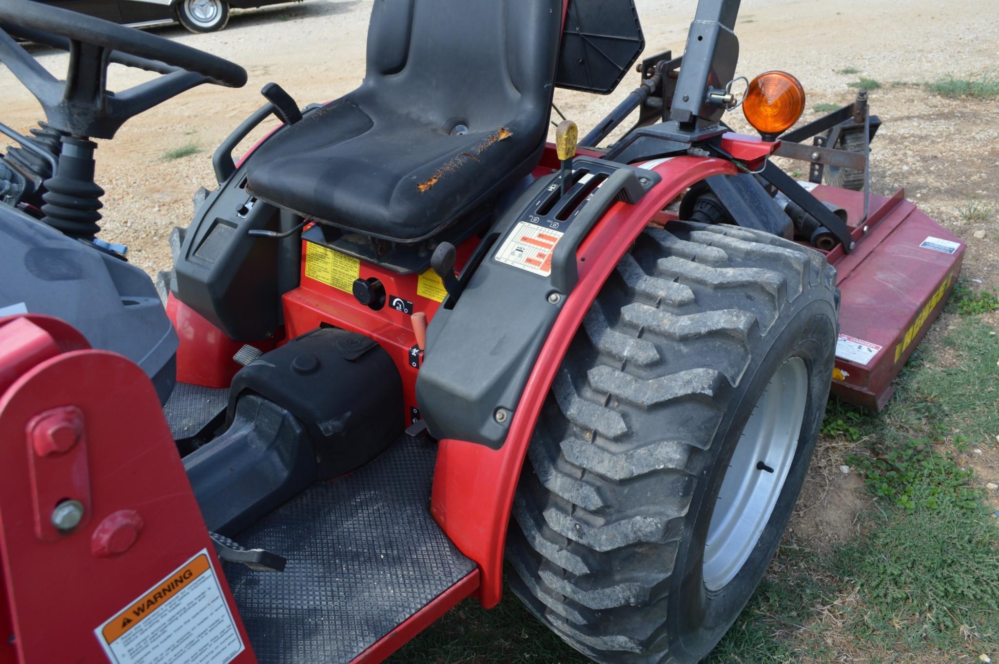 Mahindra 1815 HST 4WD Tractor w/ Loader and Shredder *Operator's Manuals Included*