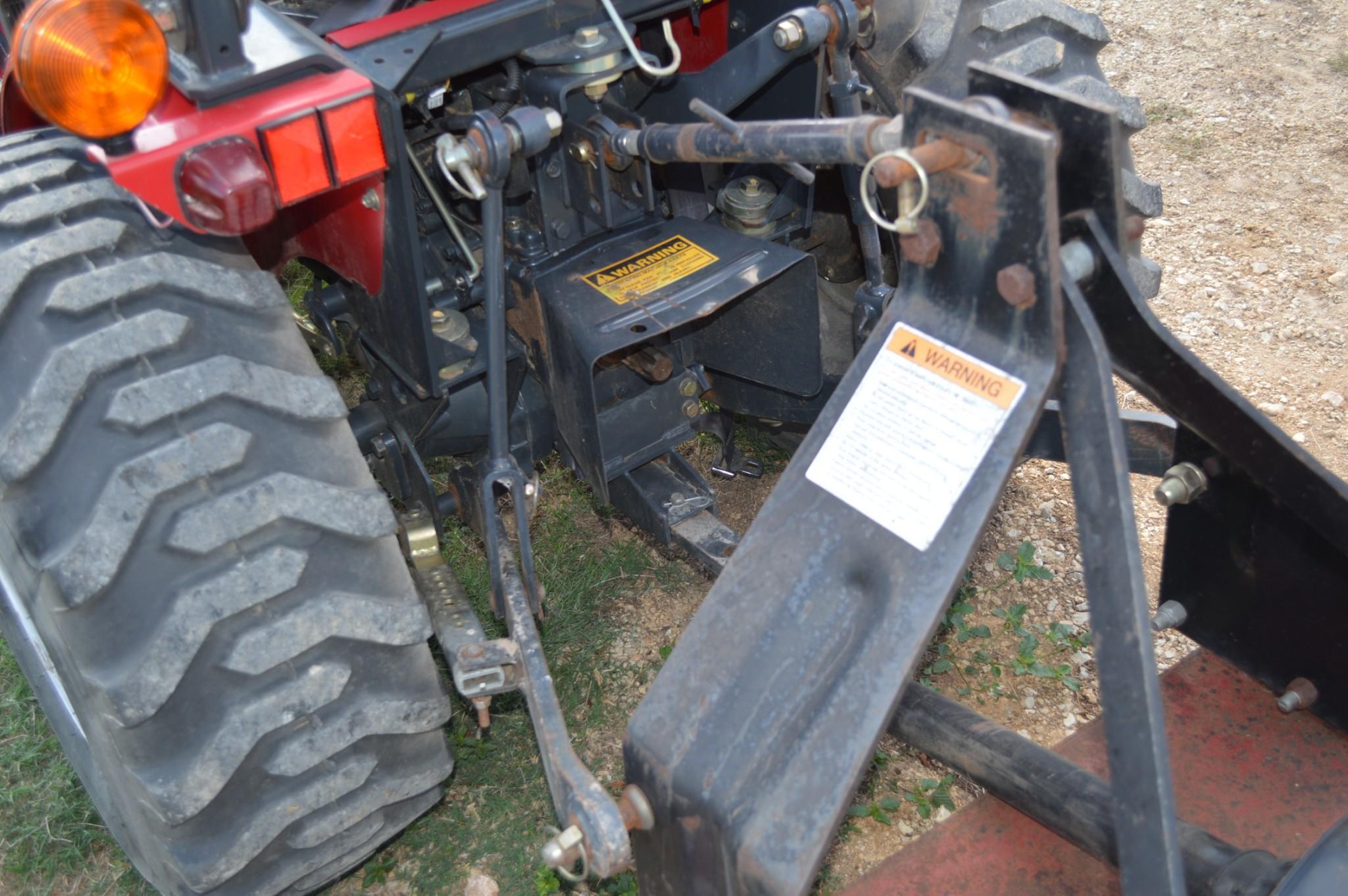 Mahindra 1815 HST 4WD Tractor w/ Loader and Shredder *Operator's Manuals Included*