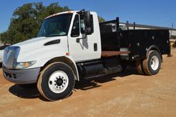 2005 International 4300 DT466 4x2 L6 7.6L Diesel 6 spd. manual transmission
