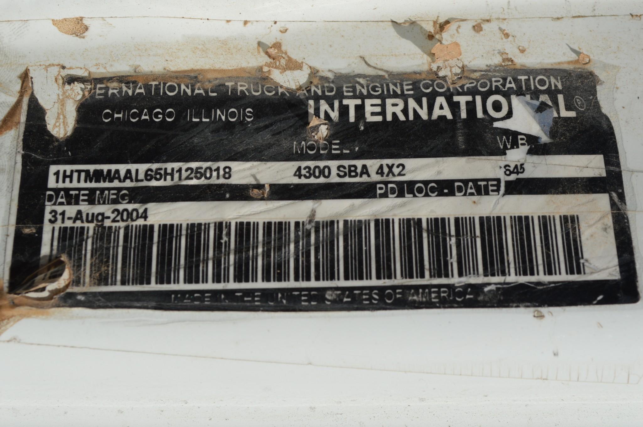 2005 International 4300 DT466 4x2 L6 7.6L Diesel 6 spd. manual transmission