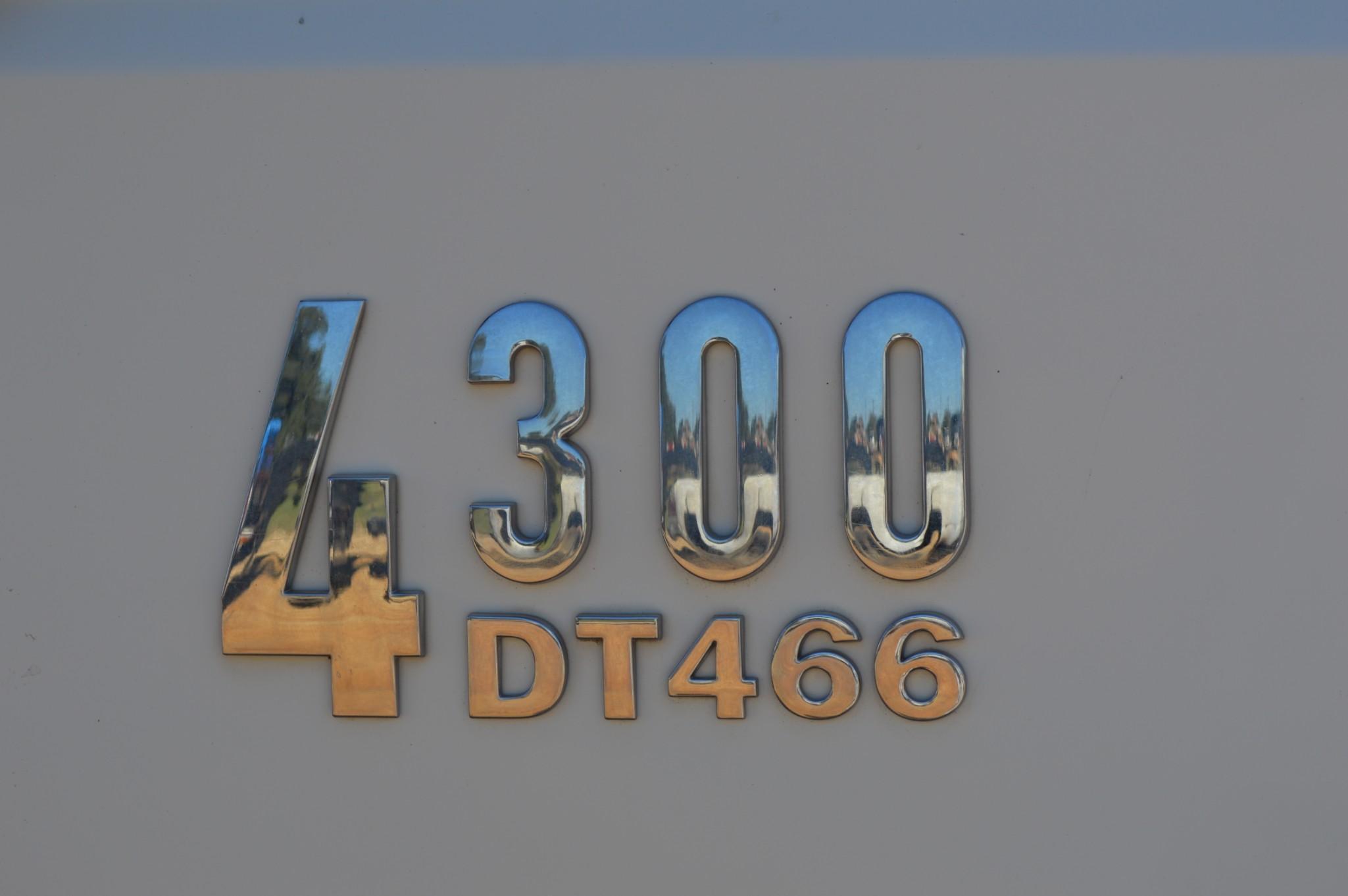 2005 International 4300 DT466 4x2 L6 7.6L Diesel 6 spd. manual transmission