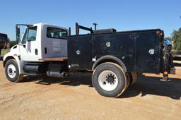 2005 International 4300 DT466 4x2 L6 7.6L Diesel 6 spd. manual transmission