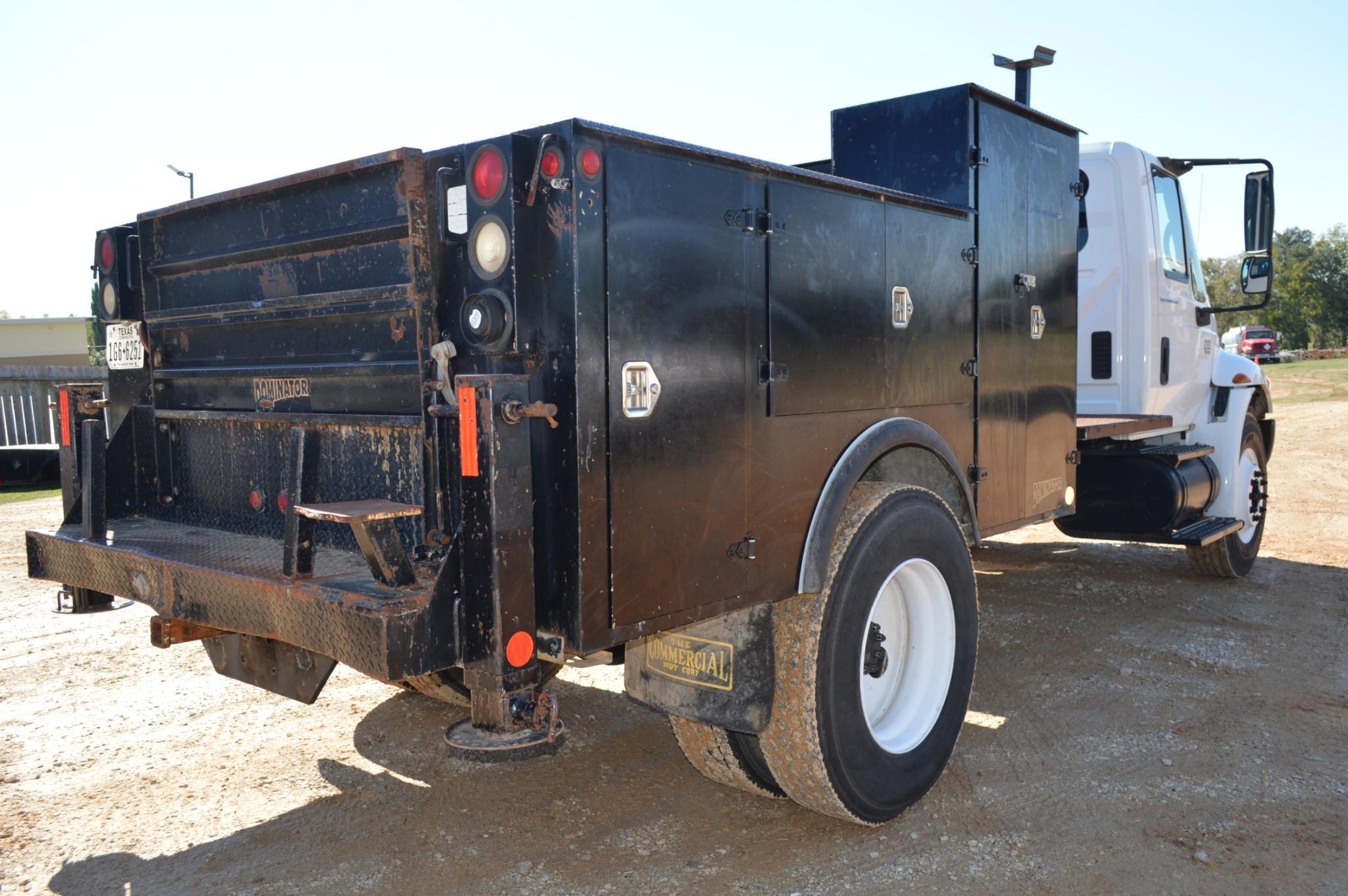 2005 International 4300 DT466 4x2 L6 7.6L Diesel 6 spd. manual transmission