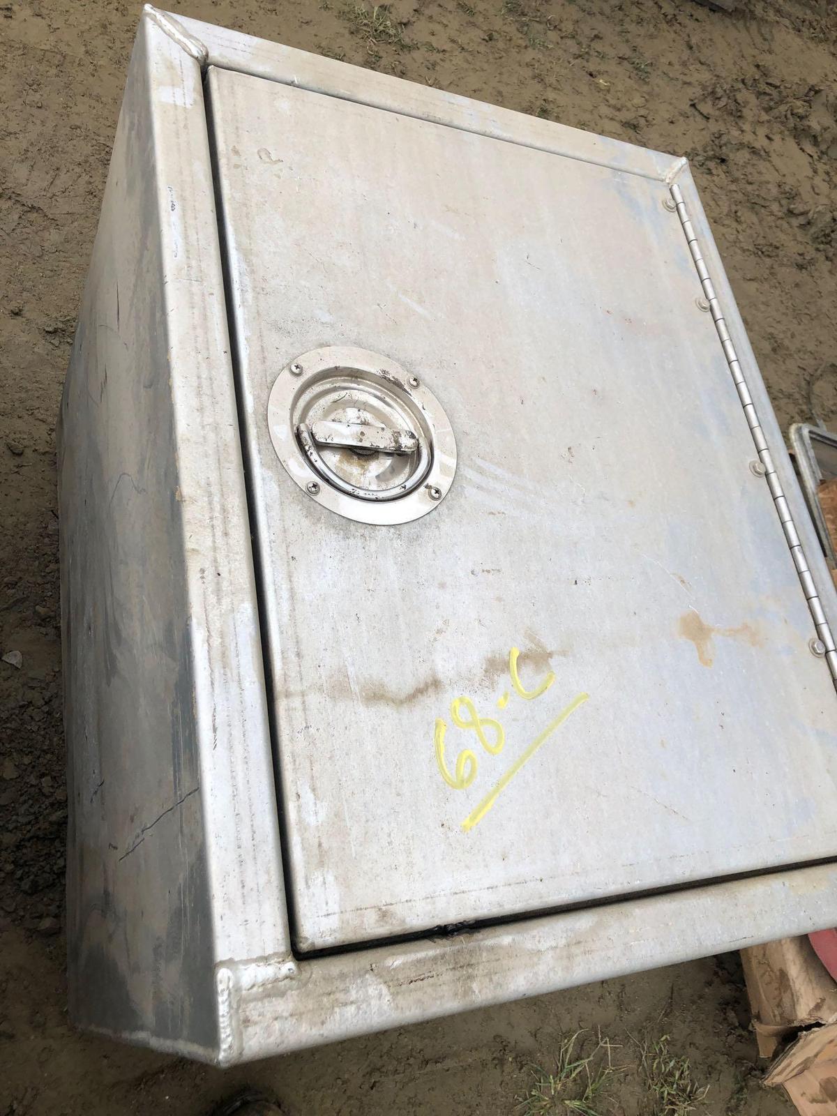 Upright side mount box, single door