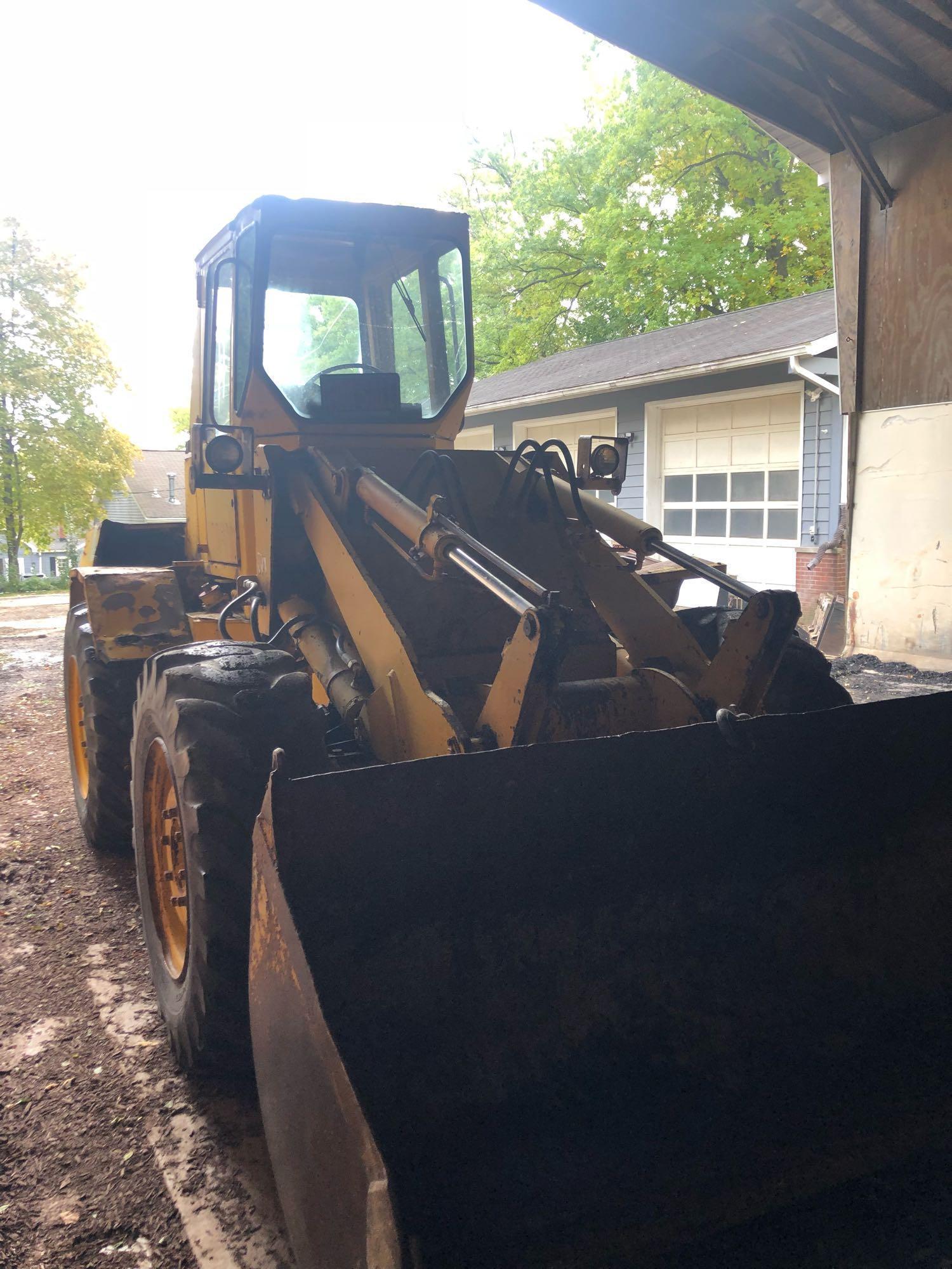 Coyote C22 Articulating Loader w/Forks