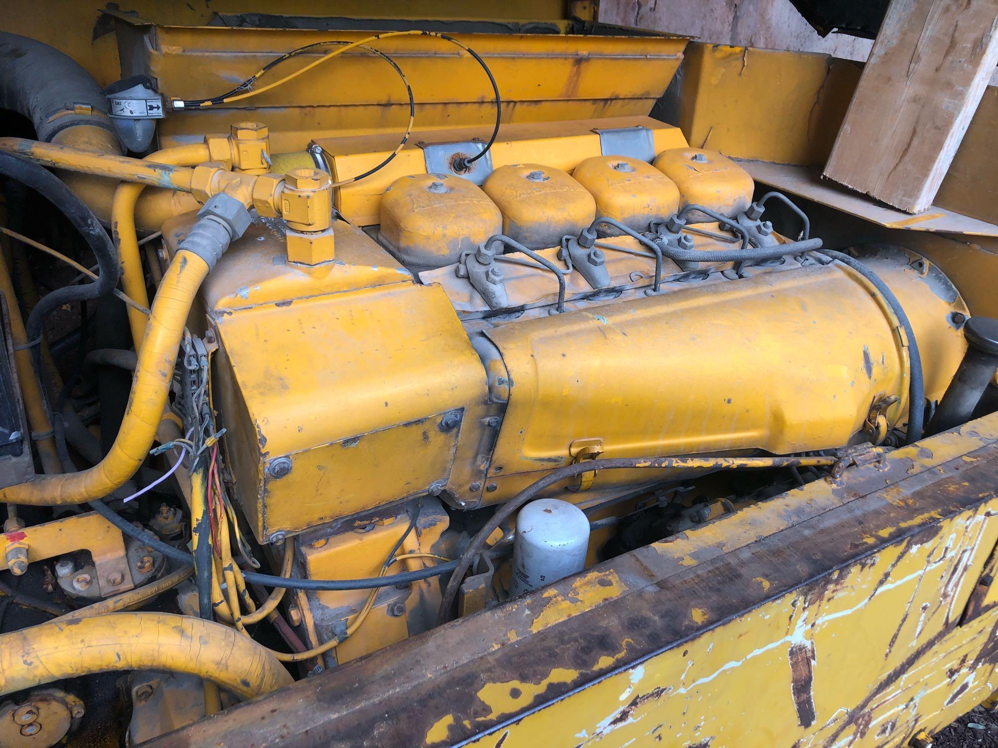 Coyote C22 Articulating Loader w/Forks