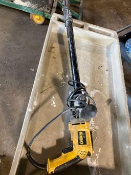 Dewalt DW275QD Screw Gun w/ DD Pro quick Drive Auto Feed Screw Drive Attachment