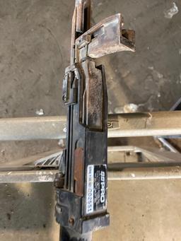 Dewalt DW275QD Screw Gun w/ DD Pro quick Drive Auto Feed Screw Drive Attachment
