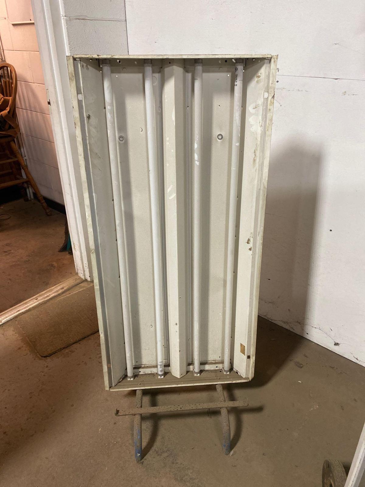 Rolling Shop Light