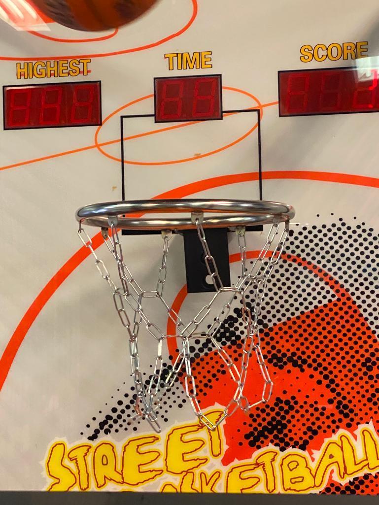 New Arcade Street Basketball Game Coin Operated Large Basketball Machine with 5 Basketballs