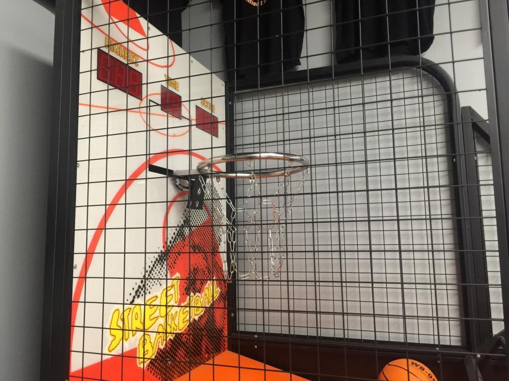New Arcade Street Basketball Game Coin Operated Large Basketball Machine with 5 Basketballs