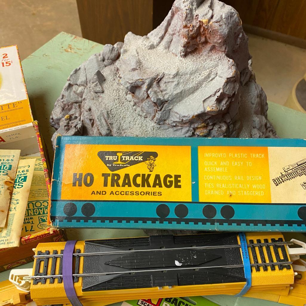 Train Building Accessories