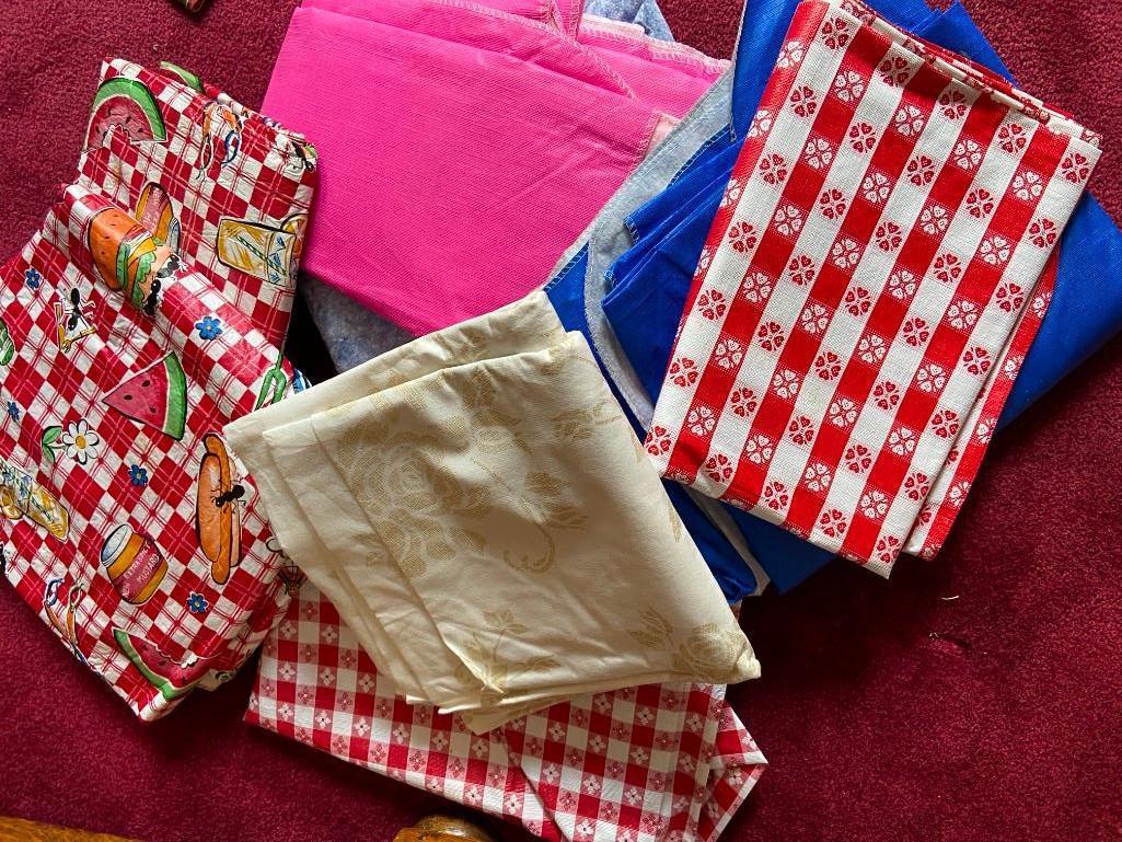 Outdoor Party! Table Cloths, Napkins, Bowls and Trays