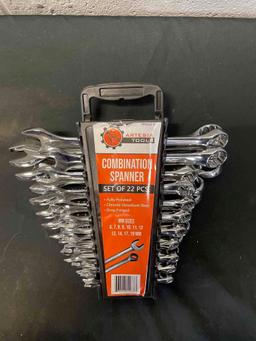 NEW 22 Piece Artesia Tools Wrench Set