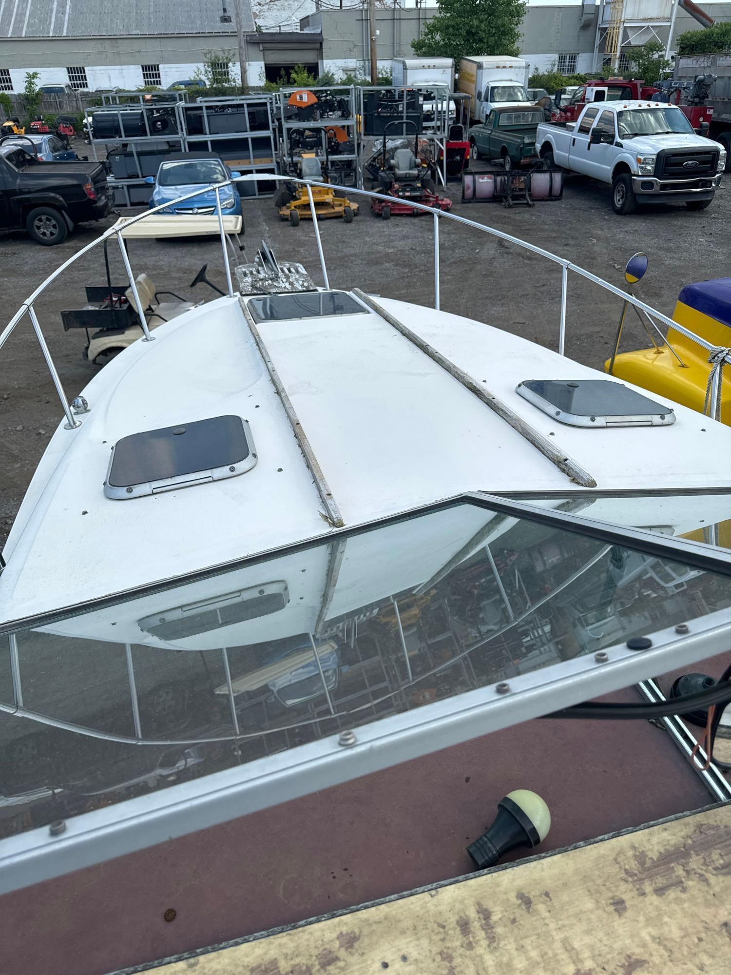 1985 Sea Ray 25ft Sundancer Boat