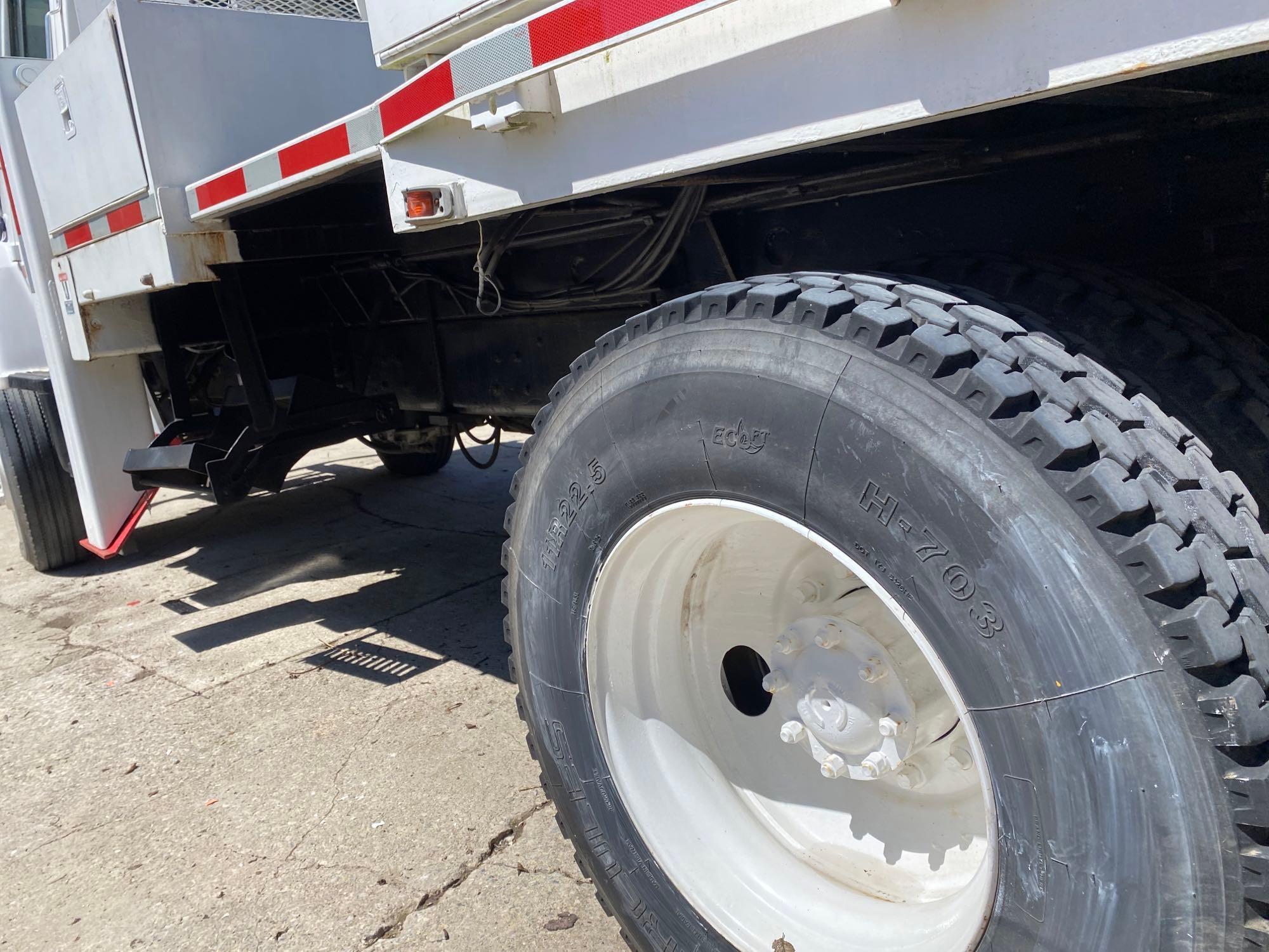 1994 Ford LN7000 60ft Bucket Truck (located offsite-please read full description)