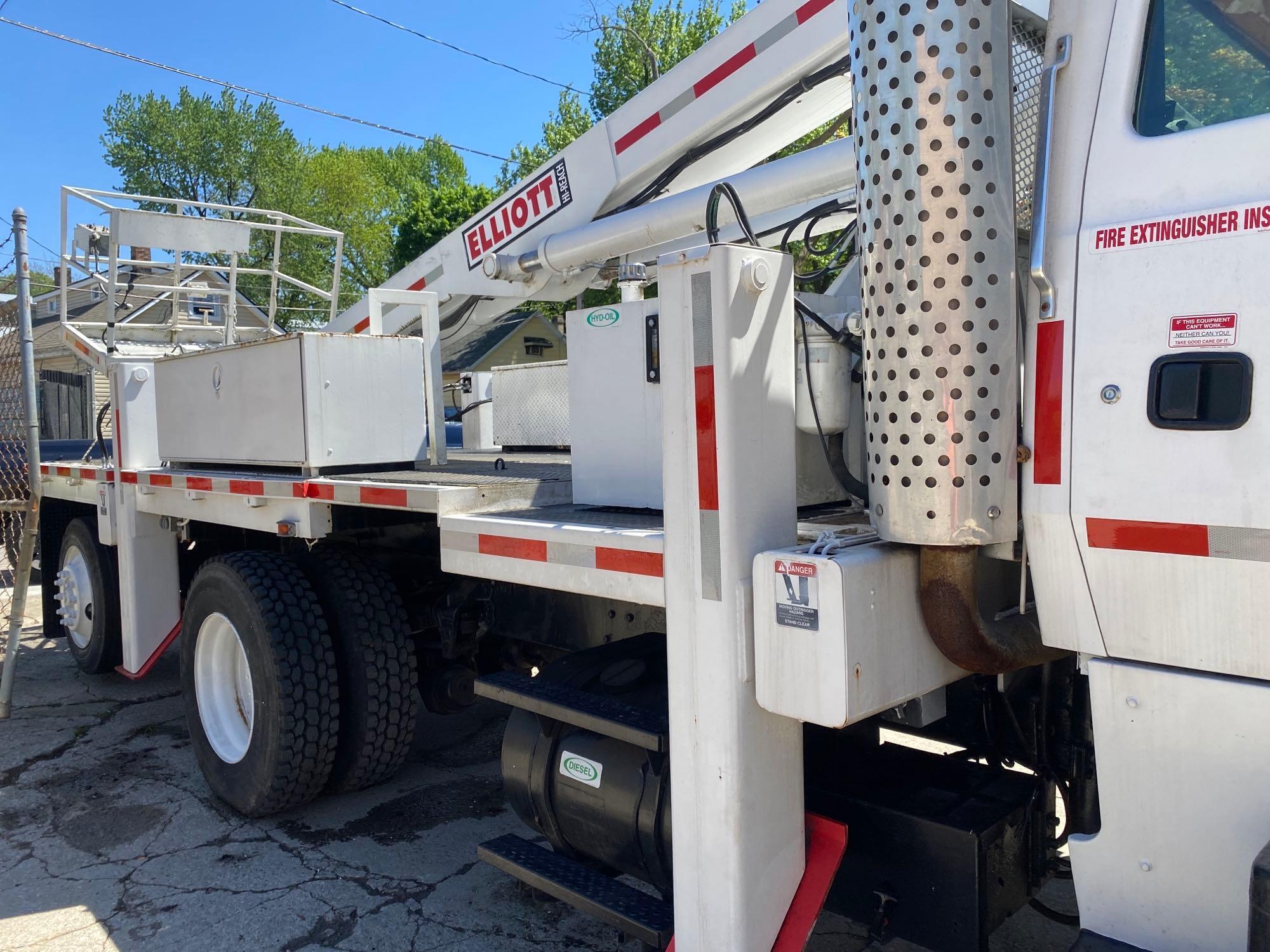 1994 Ford LN7000 60ft Bucket Truck (located offsite-please read full description)