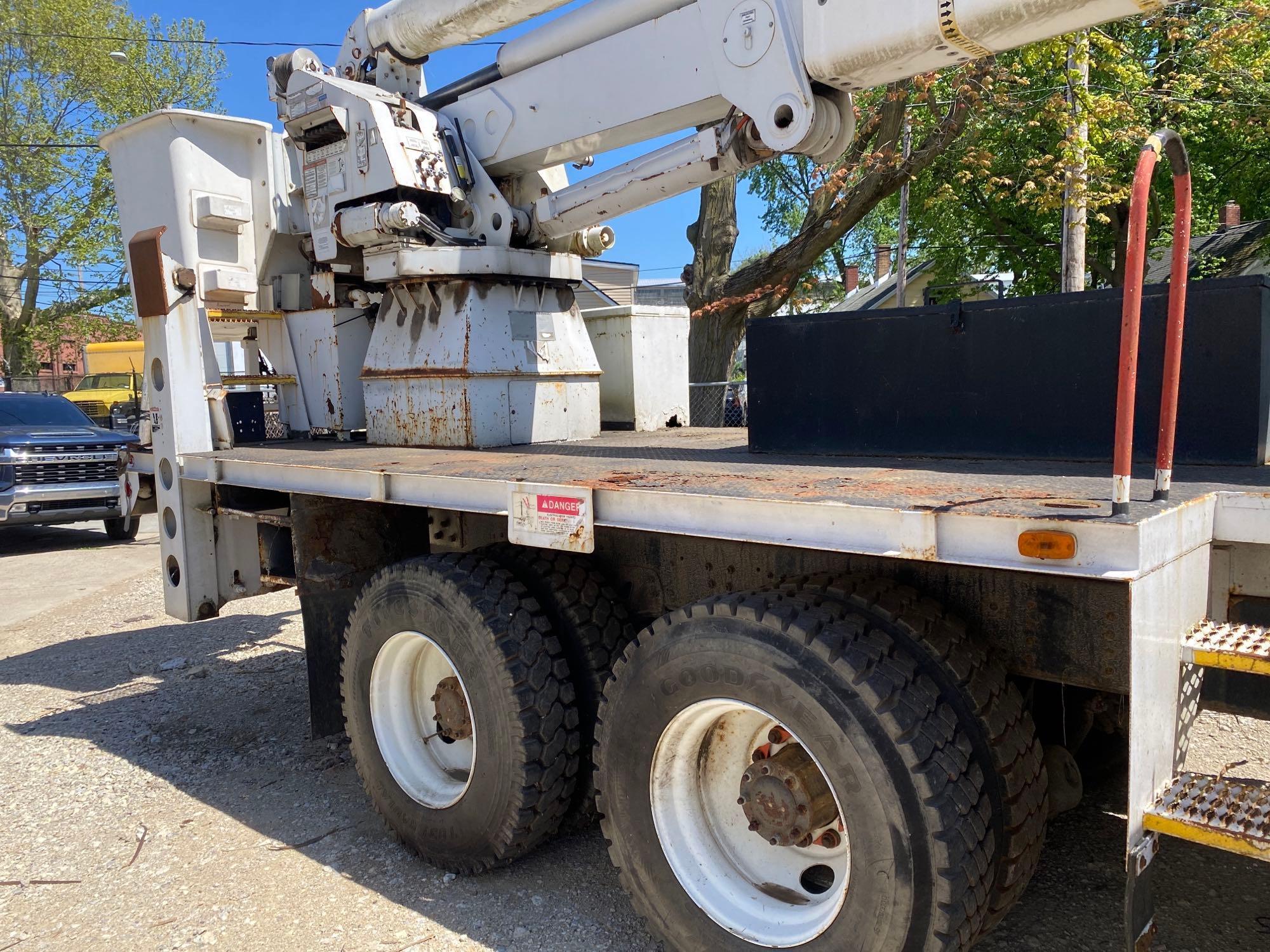 2001 Chevrolet C7500 110ft Bucket Truck (located offsite-please read full description)