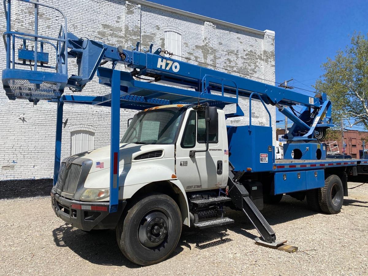 2005 International 4300/70ft Bucket Truck (located offsite-please read full description)