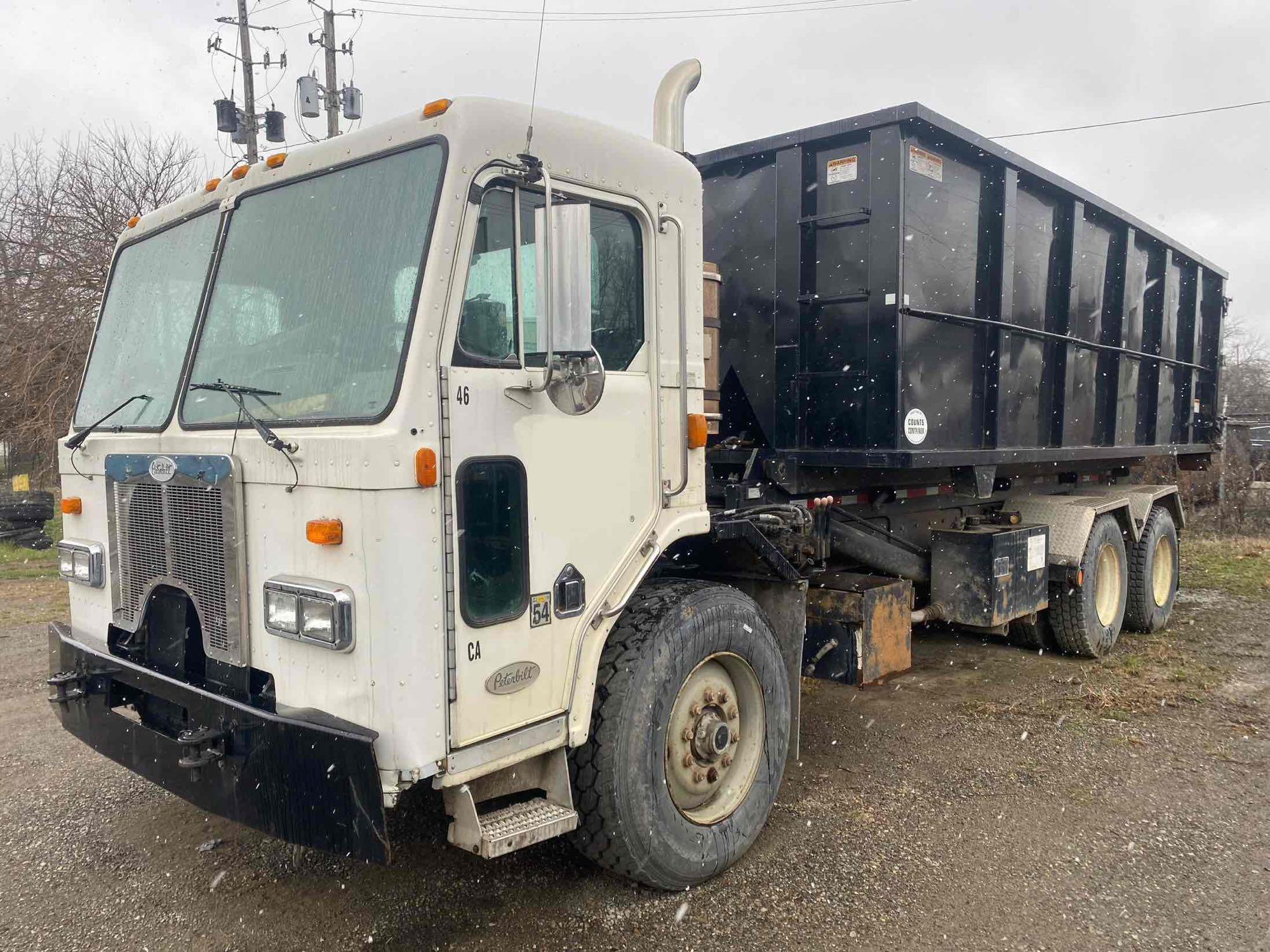 1999 Peterbilt 320 Rolloff Truck