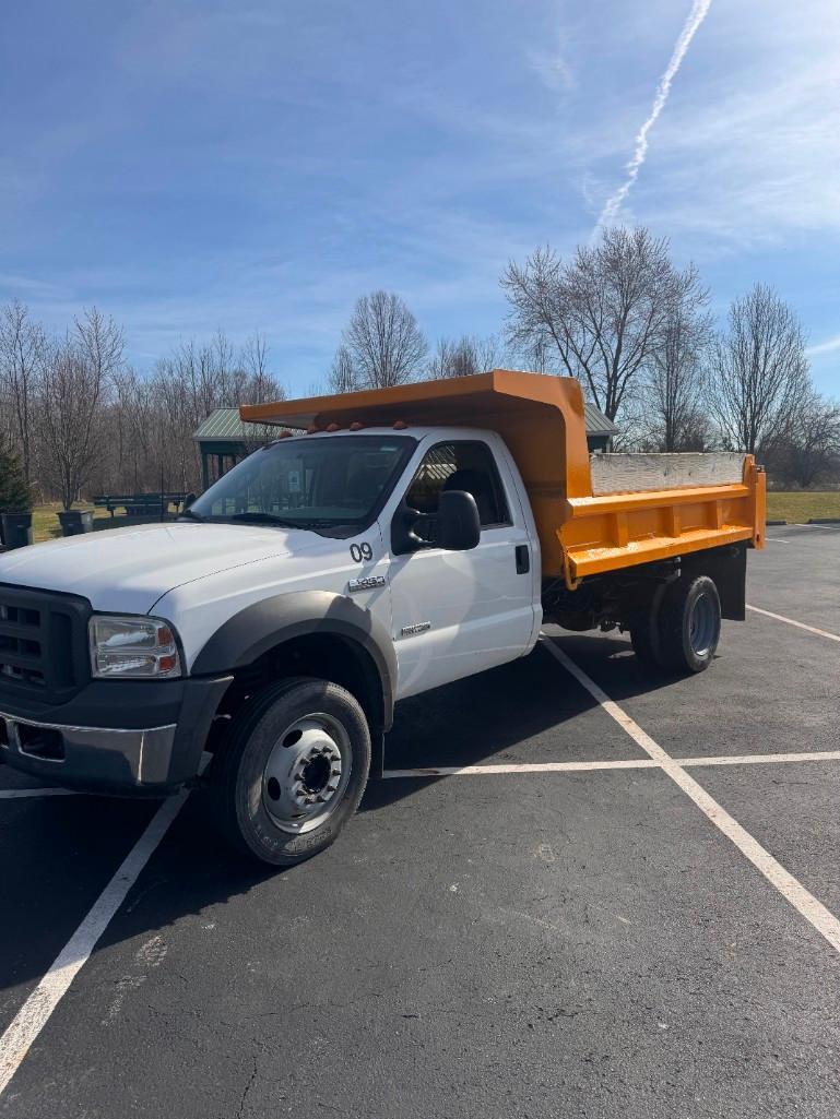 2005 Ford F-450 Pickup Truck (located off-site, please read description)