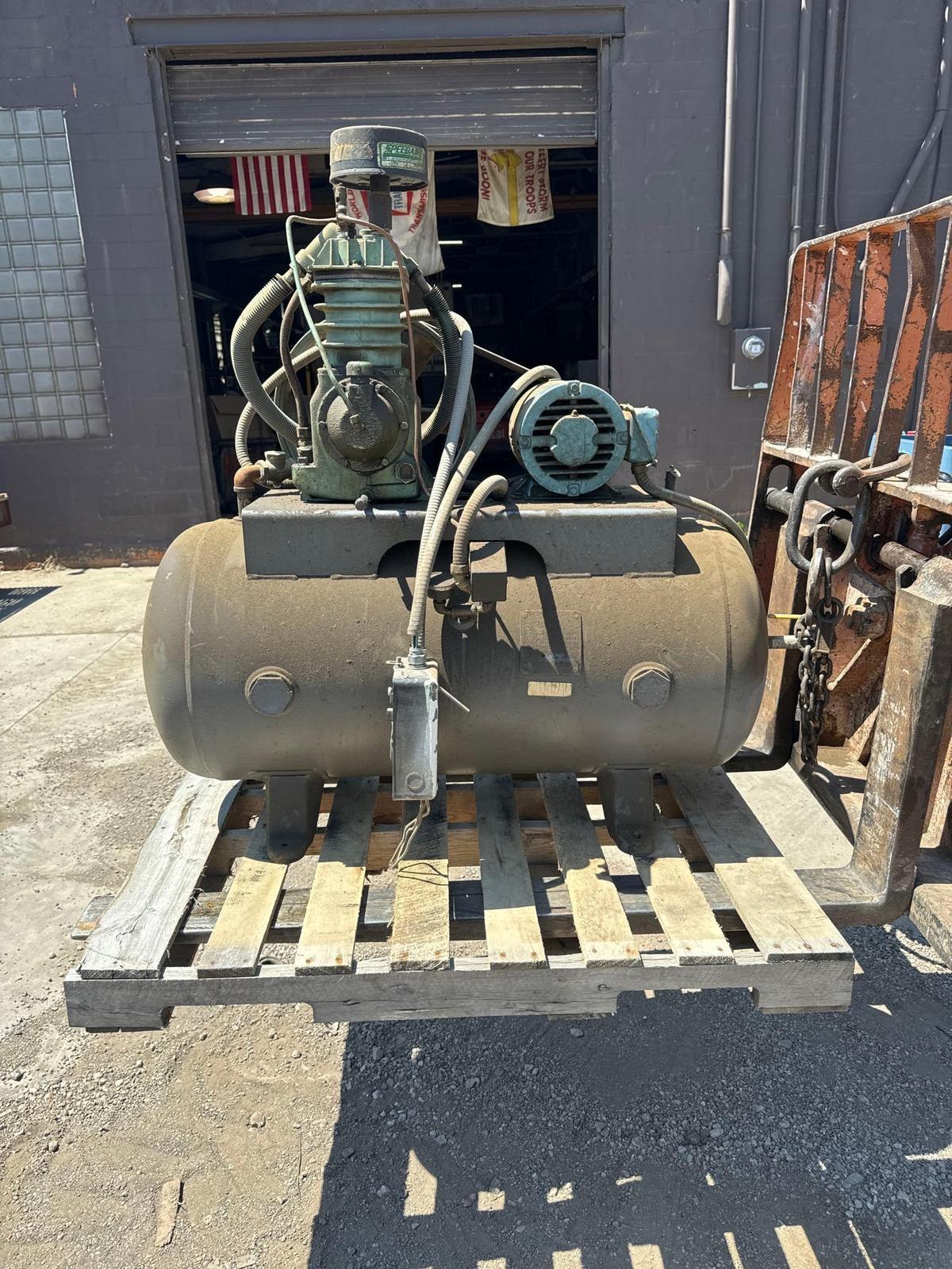 SpeedAire Co 60 gal/5hp Horizontal Air Compressor