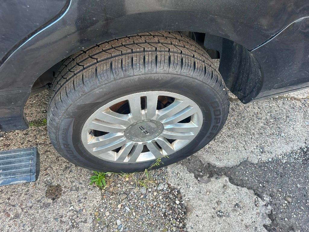 2012 Lincoln Navigator (at off-site location, read description)