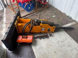 New Giyi Co Hydraulic Skidloader Breaker Attachment Model 680