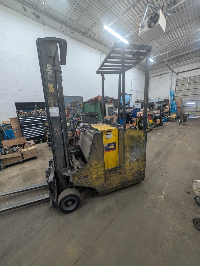 2091 Yale ESC030 stand up counterbalance forklift (off-site item, read description)