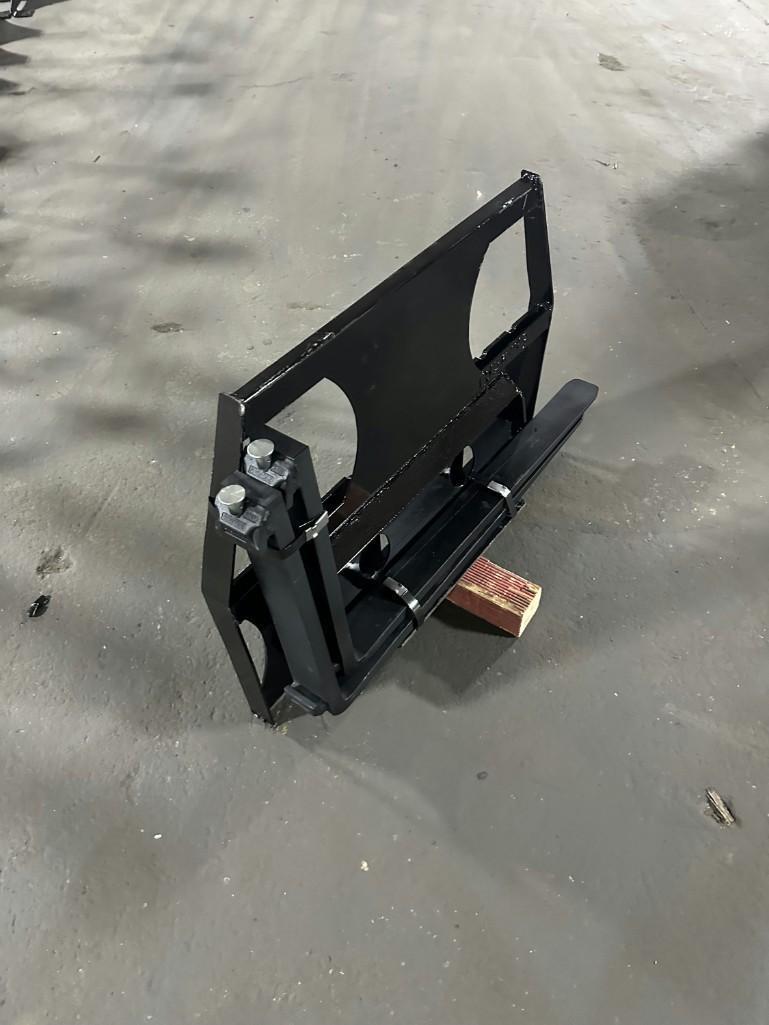 36in Mini Universal Fork Frame w/42" Forks