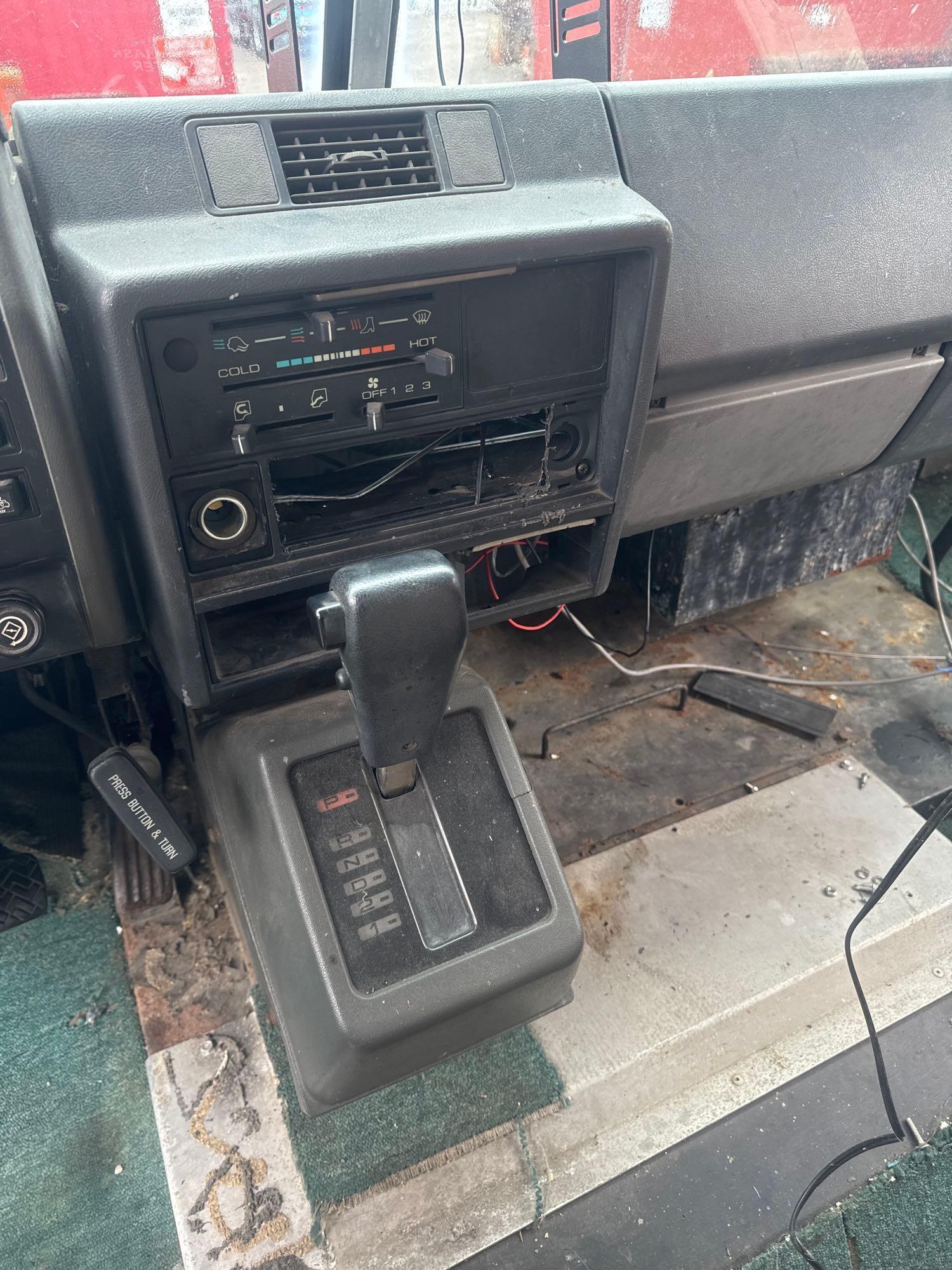 1990 Isuzu NPR Box Truck/Step Van