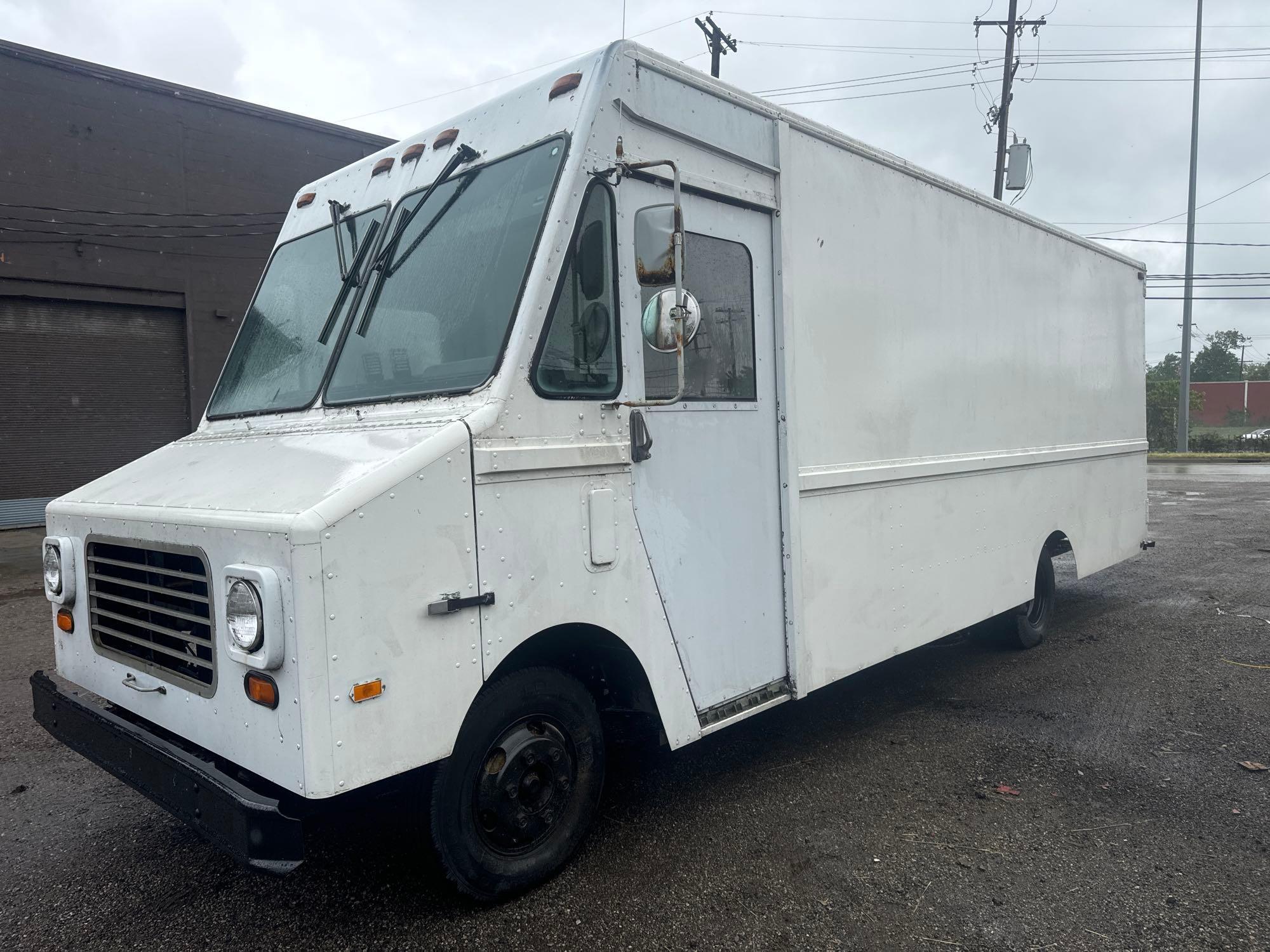 1990 Isuzu NPR Box Truck/Step Van
