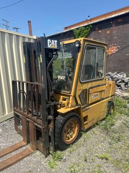 CAT Triple Mast Full Cab LP Forklift Model VC60D