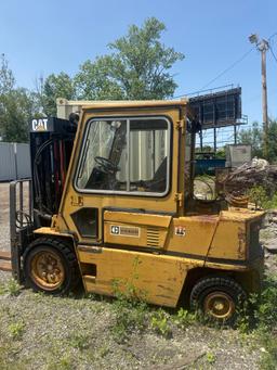 CAT Triple Mast Full Cab LP Forklift Model VC60D