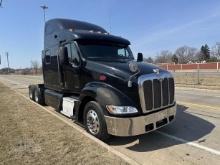 2005 Peterbilt 387 Sleeper Truck