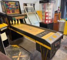 Arcade Bowling Game "Shuffle Inn"
