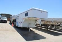 2014 2 Axle Horse Trailer w/ Dressing Room