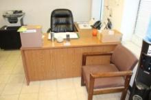 Desk, 2 Chair & Side Pc