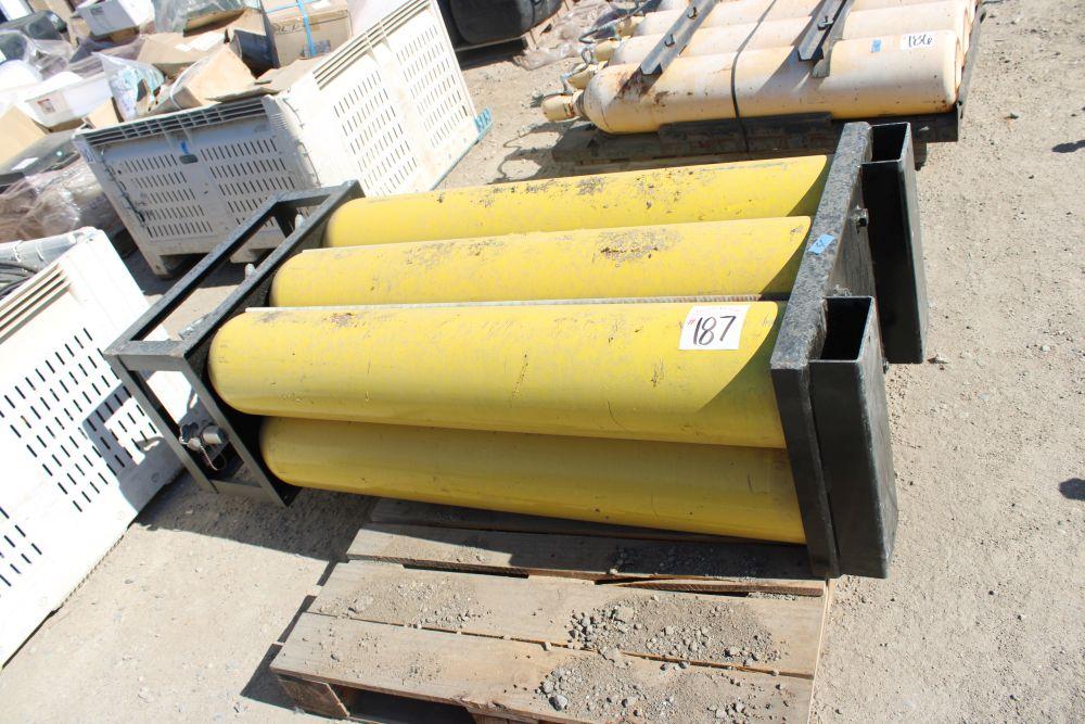 (4) Air Tanks w/Stand