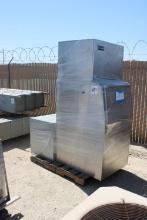 Ice Machine w/ Roof Top Condenser
