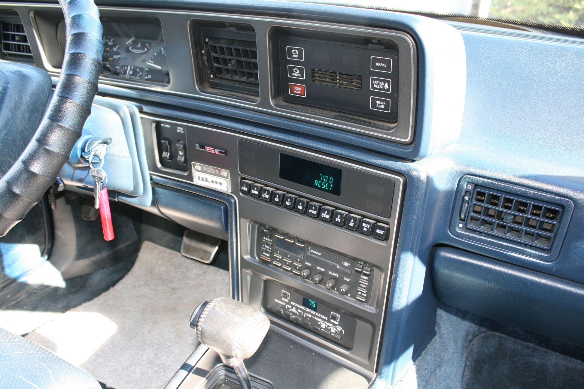 1988 Lincoln LSC Mark VII Town Car