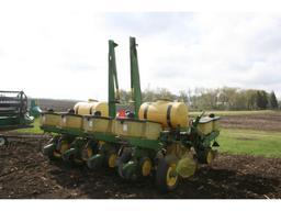 JD 7000 8RW - 36" Planter