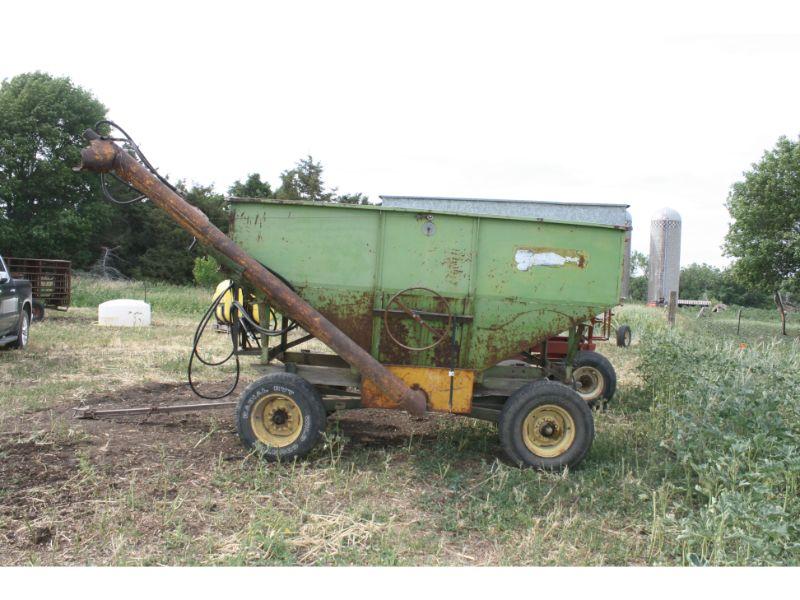 Parker 150 Bu. Gravity Wagon on JD Gear w/ Hyd. Drill Fill